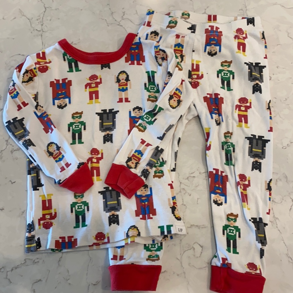 Gap/ DC 2 Piece Pixel Pajamas 2T